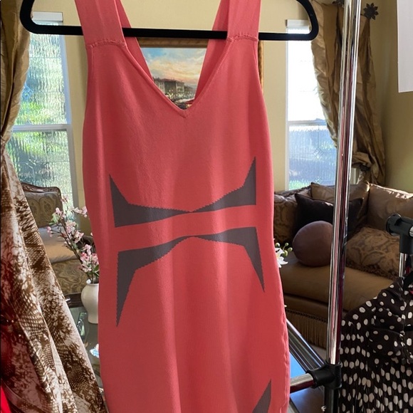 Dresses - Picture 12 of 15